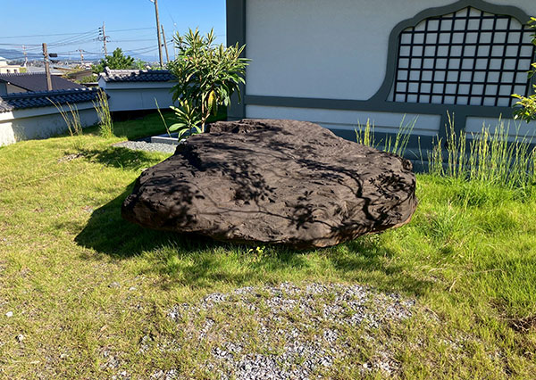 親鸞聖人様の立像台座